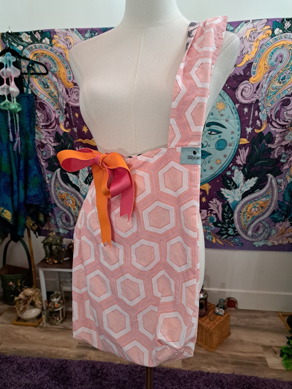 Lilycate Reversible Retro Geometric Shoulder Bag | Pink Orange Mod Fabric Tote